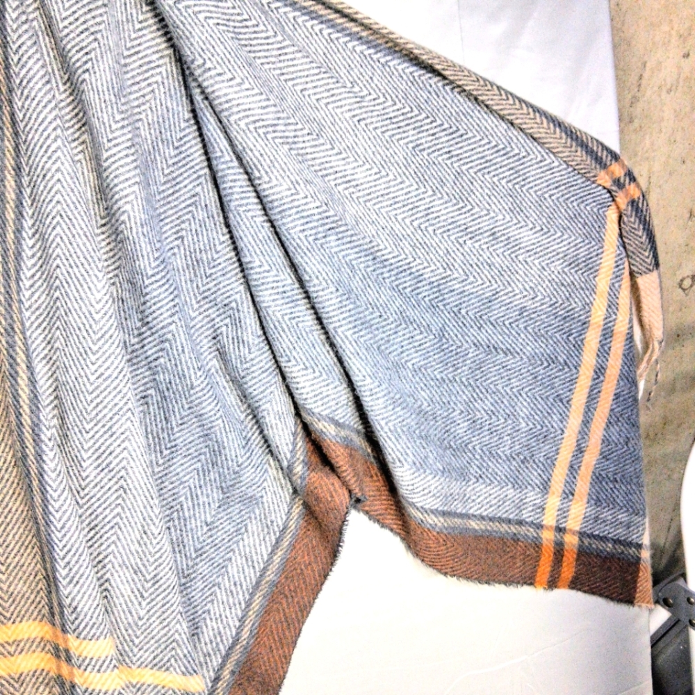 Nine West Cozy Baggy Boho OS Cottagecore Herringbone Design Poncho/Wrap - Picture 8 of 9